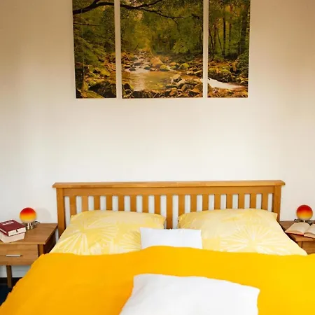 Familienfreundliche, Komfortable Ferienwohnung Mit Garten *