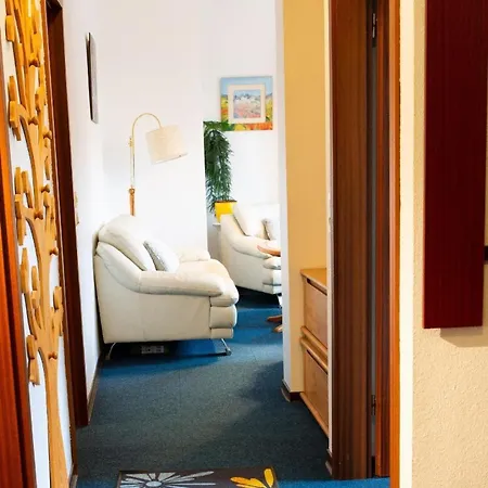 Familienfreundliche, Komfortable Ferienwohnung Mit Garten *